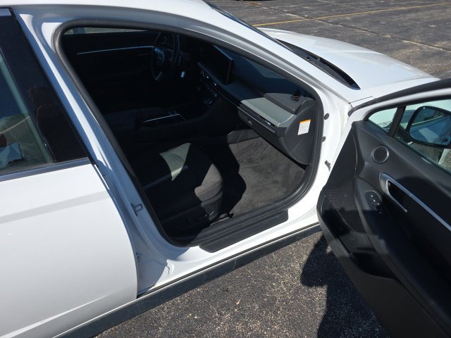 Used 2025 Hyundai Sonata SEL FWD image 12