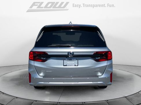 New 2026 Honda Odyssey Touring image 6