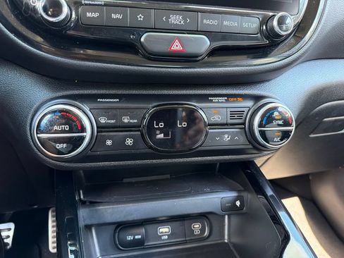 Used 2024 Kia Soul GT-Line FWD image 12