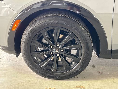 Used 2025 Buick Envista Sport Touring image 30