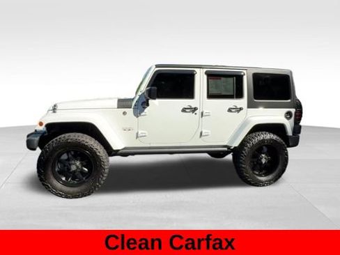 Used 2017 Jeep Wrangler Unlimited Sahara w/ Connectivity Group AWD/4WD image 3