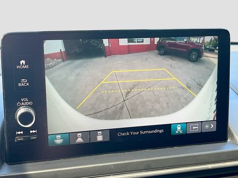 Used 2024 Honda Pilot Touring image 14