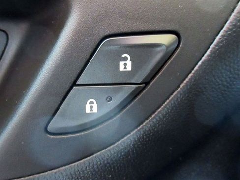 Used 2023 Chevrolet Equinox LT w/ Driver Convenience Package image 29