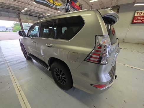 Used 2021 Lexus GX 460 Premium w/ Premium Package AWD/4WD image 7