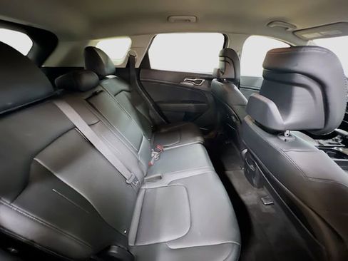 Certified 2025 Kia Sportage EX image 26