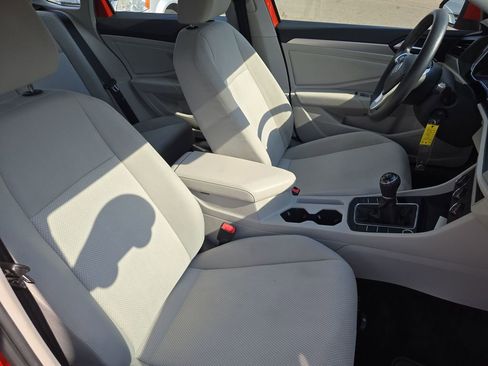 Used 2019 Volkswagen Jetta S image 31