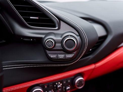 Used 2018 Ferrari 488 Spider RWD image 81