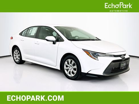 Used 2024 Toyota Corolla LE image 1
