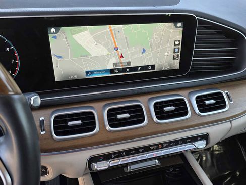 Used 2022 Mercedes-Benz GLS 450 4MATIC image 8