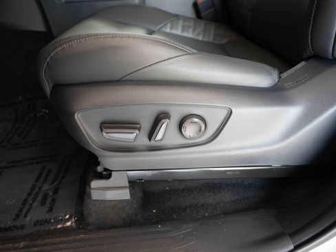 Used 2024 Toyota Tacoma TRD Sport w/ TRD Sport Premium Package AWD/4WD image 12