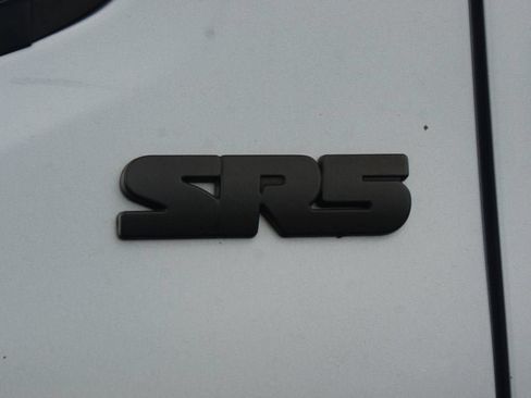 Used 2020 Toyota Tacoma SR5 RWD image 17