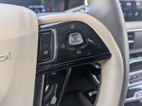 Certified 2024 Lincoln Corsair AWD image 17