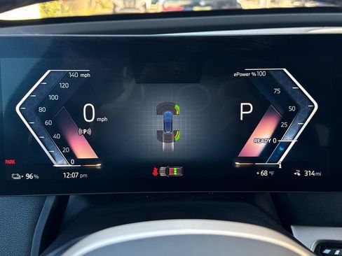 Used 2023 BMW iX xDrive50 image 29