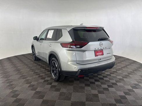 Certified 2024 Nissan Rogue SV image 5
