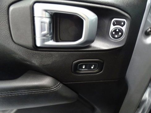 Certified 2021 Jeep Wrangler Unlimited Sahara image 9