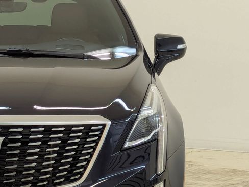 Used 2021 Cadillac XT5 Premium Luxury image 11