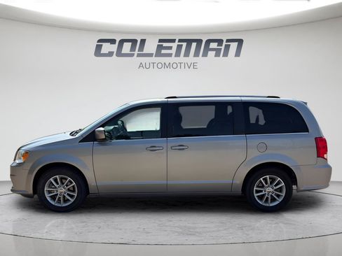 Used 2019 Dodge Grand Caravan SXT FWD image 19