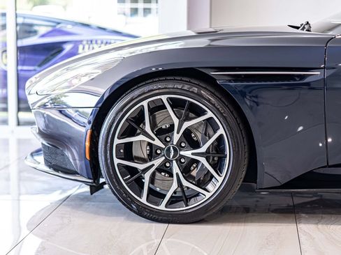 Used 2019 Aston Martin DB11 Volante RWD image 8