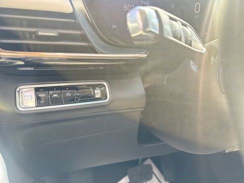 Certified 2024 Buick Envision Avenir AWD/4WD image 22