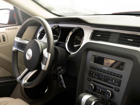 Used 2011 Ford Mustang Premium w/ 202A Rapid Spec Order Code RWD image 24