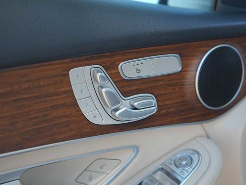Used 2022 Mercedes-Benz GLC 300 image 12