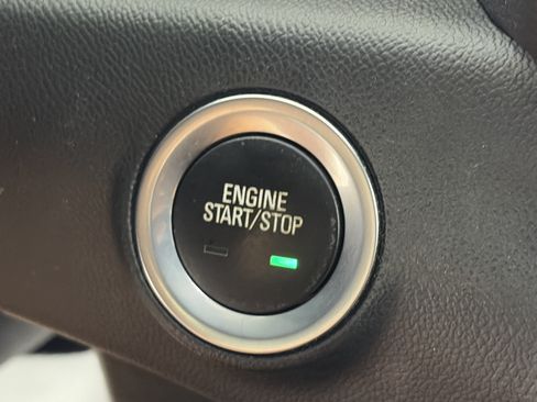 Used 2018 GMC Terrain SLE w/ Driver Convenience Package FWD image 28