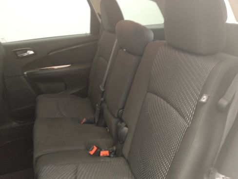 Used 2017 Dodge Journey SE w/ Flexible Seating Group FWD image 18
