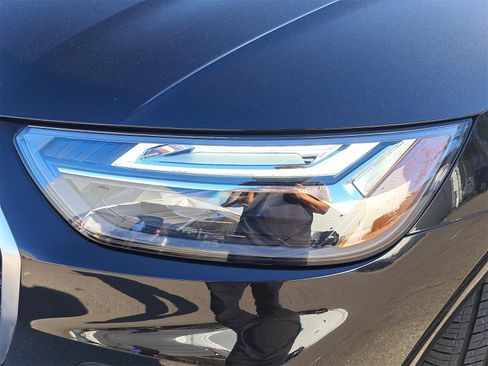 Used 2022 Audi Q5 e Premium w/ Convenience Package image 35