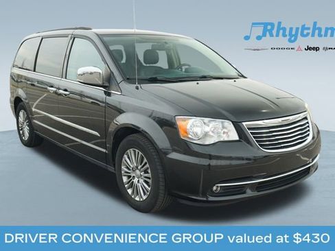 Used 2013 Chrysler Town & Country Touring-L w/ Driver Convenience Group image 1