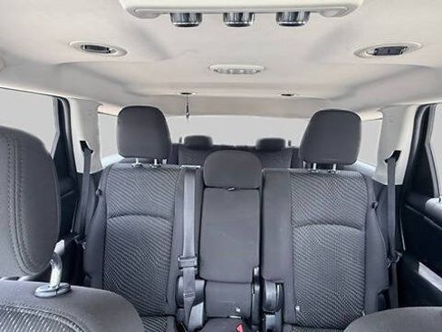 Used 2020 Dodge Journey SE w/ SE Popular Equipment Group FWD image 22