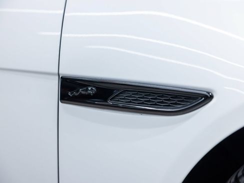 Used 2022 Jaguar XF R-Dynamic SE AWD/4WD image 16