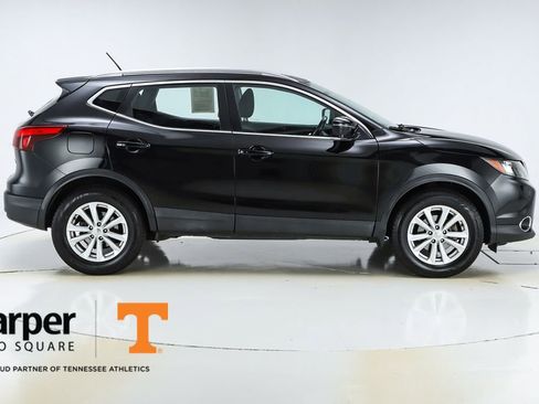 Used 2017 Nissan Rogue Sport SV w/ SV Premium Package image 10