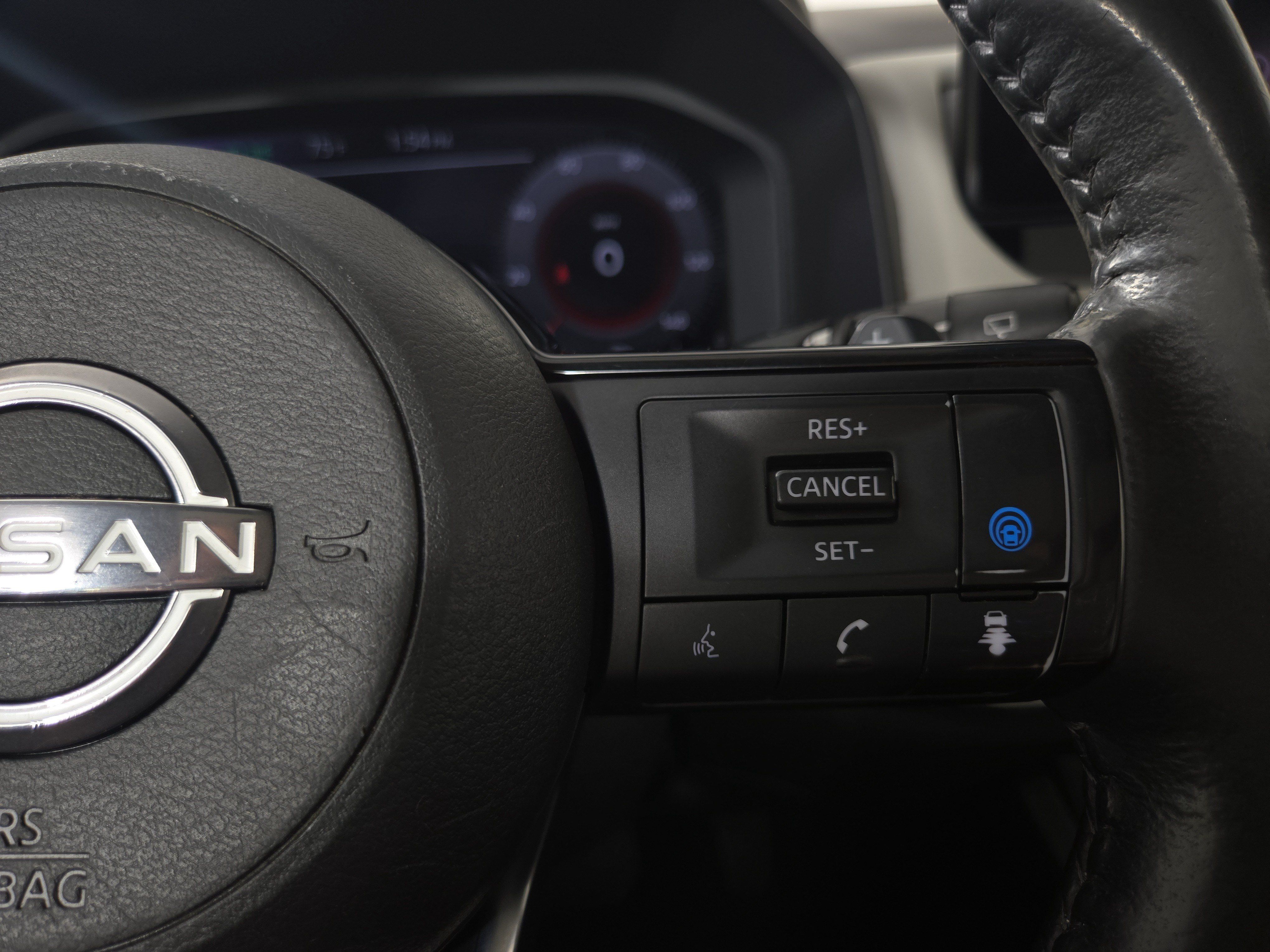 Used 2024 Nissan Rogue SL w/ SL Premium Package AWD/4WD image 16
