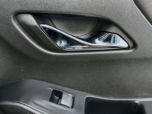 Used 2023 Chevrolet Traverse LT image 30