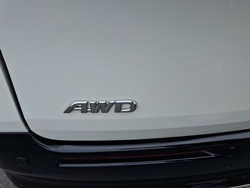 Used 2023 Toyota Sienna Limited AWD/4WD image 44