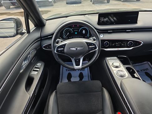 Used 2022 Genesis GV70 3.5T Sport w/ Sport Prestige Package AWD/4WD image 20