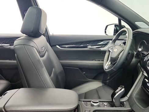 Certified 2024 Cadillac XT6 Premium Luxury w/ LPO, Floor Liner Package FWD image 30