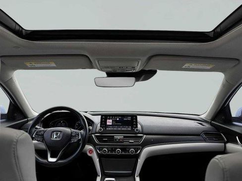 Used 2018 Honda Accord Touring image 39