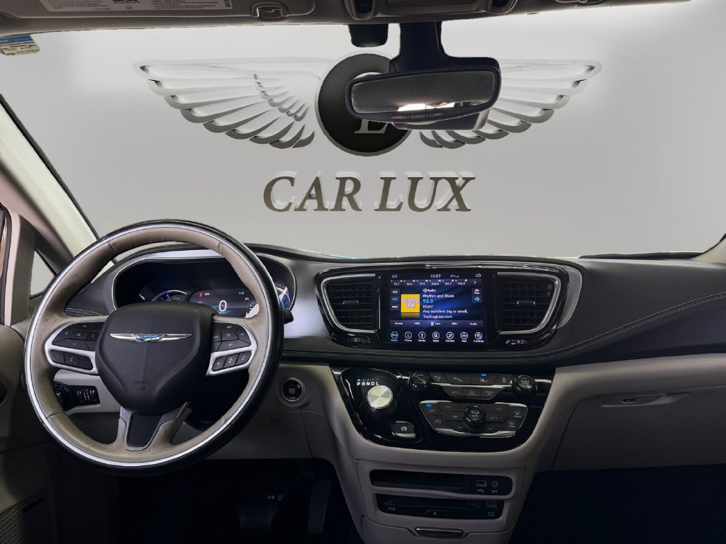 Used 2018 Chrysler Pacifica Limited w/ Advanced Safetytec Group FWD image 11