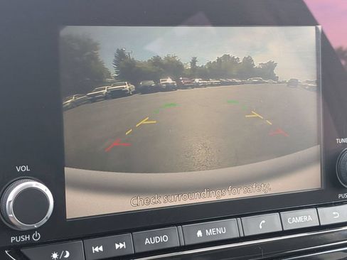 Used 2025 Nissan Pathfinder SV FWD image 16