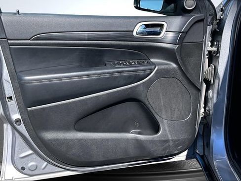 Used 2021 Jeep Grand Cherokee Laredo w/ Security & Convenience Group image 20