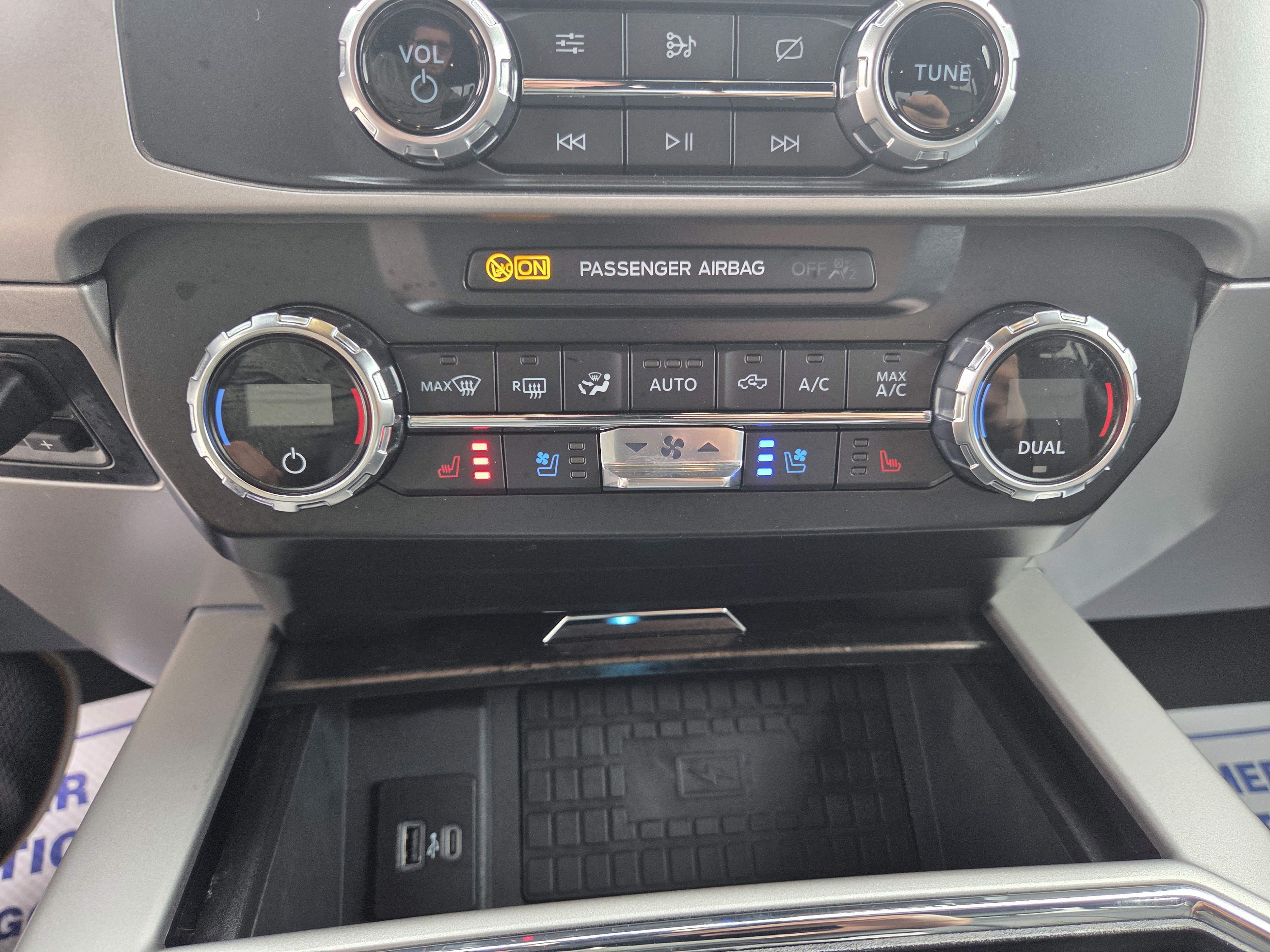 Certified 2022 Ford F350 Lariat w/ Lariat Ultimate Package AWD/4WD image 25
