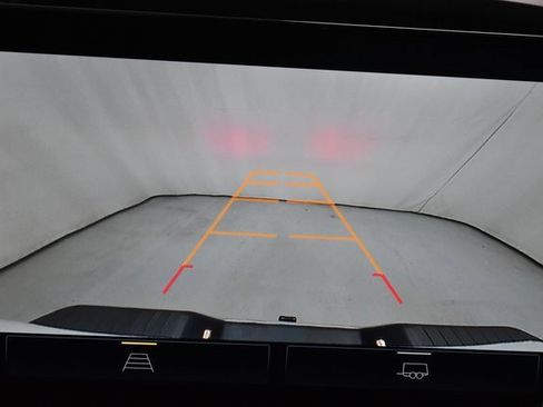 Used 2024 Chevrolet Silverado 2500 LT w/ Snow Plow Prep/Camper Package image 19