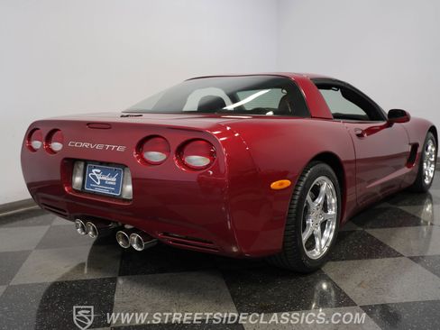 Used 2004 Chevrolet Corvette Z51 w/ Roof Package image 11