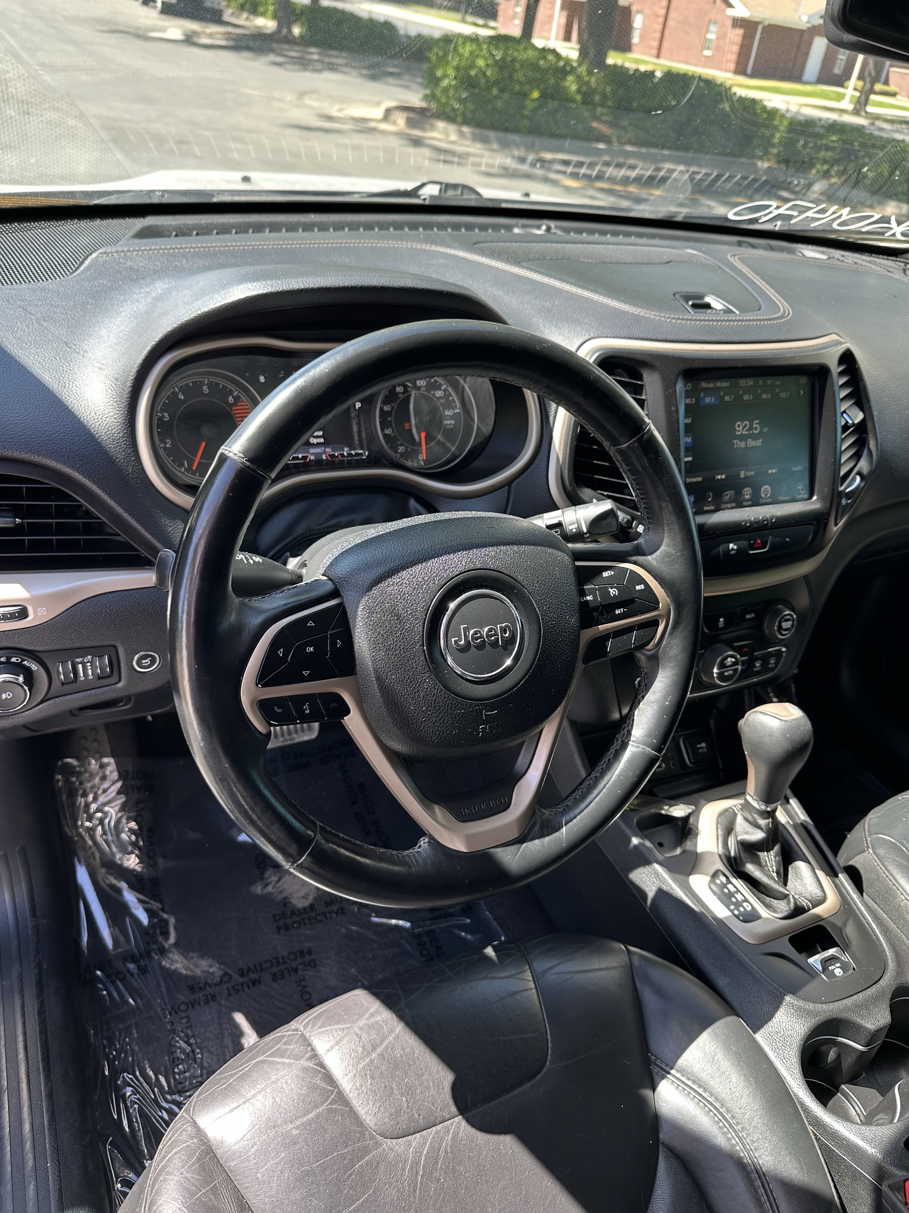 Used 2018 Jeep Cherokee Limited FWD image 12