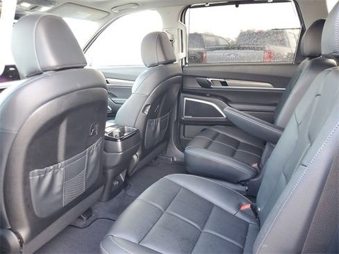 Used 2022 Kia Telluride EX w/ EX Premium Package image 11