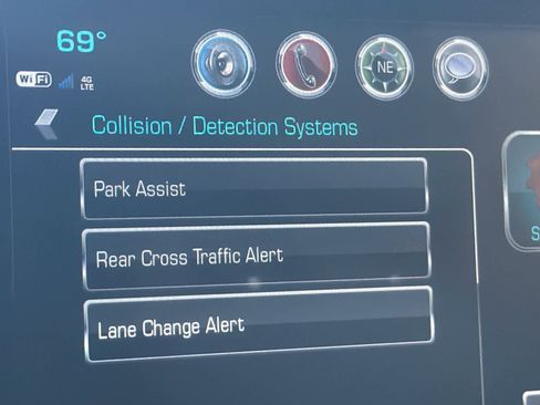 Used 2019 Chevrolet Traverse LT FWD image 52