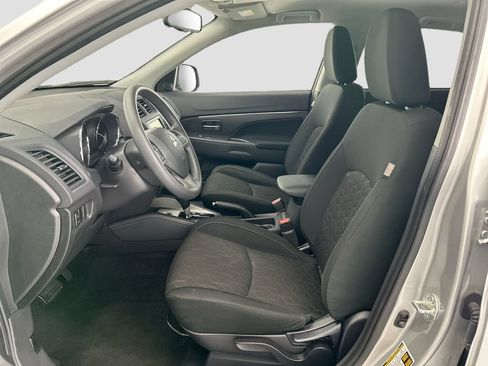 Used 2024 Mitsubishi Outlander Sport ES AWD/4WD image 17
