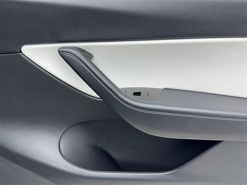 Used 2021 Tesla Model Y 2WD image 49