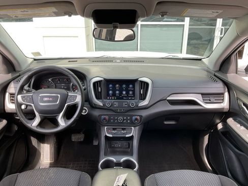 Used 2023 GMC Terrain SLE w/ Driver Convenience Package AWD/4WD image 18
